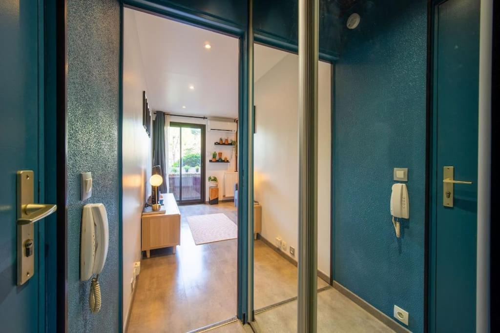 Air-Conditioned Apartment With Private Parking Marseilles Buitenkant foto